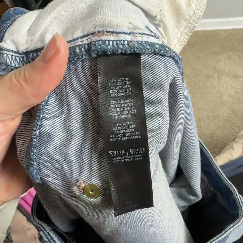 White House Black Market Girlfriend Jean Size 2 Blue Distressed Fading Women’s